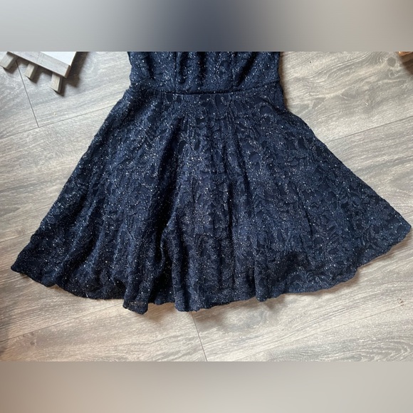 B. Smart semi formal glitter high neck mini dress w/ strappy back in navy Size 3 - Picture 4 of 8